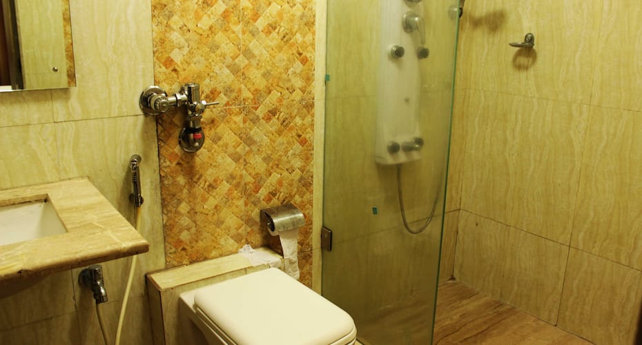 Standard Vista Service Apartment (Powai) Andheri (E), Mumbai 5